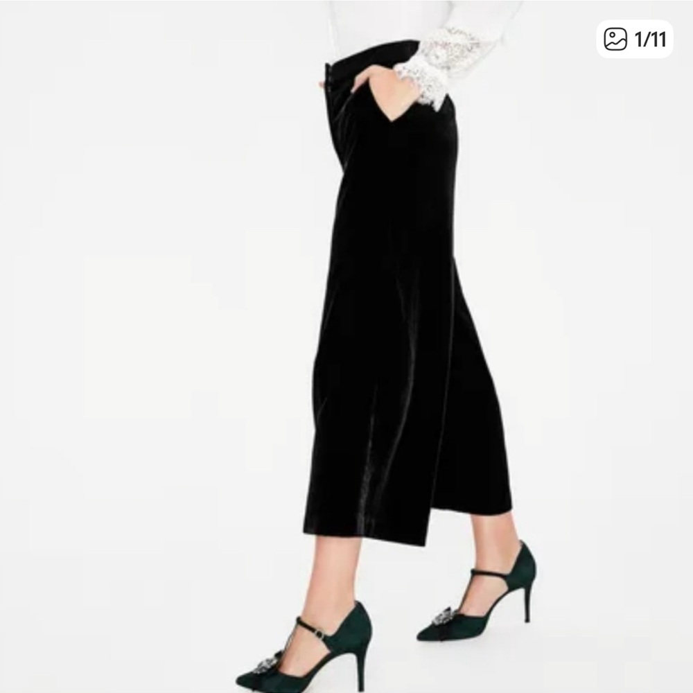 Elegant Black Boden Lyndhurst Velvet culottes